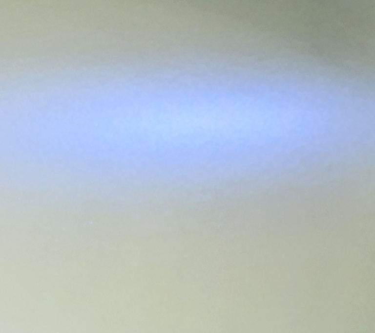 K75584 I Mattblau Weiß Perlglanz